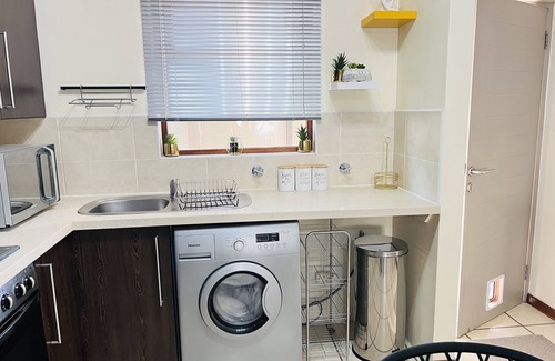 Greater Johannesburg Metropolitan Area Apartment | Upmarket warm and cozy sanctuary