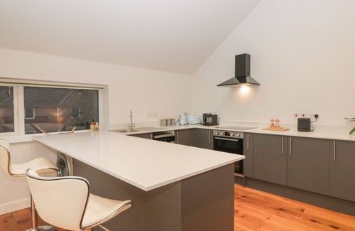 Calne Cottage | UPPER ANNEX, pet friendly in Quemerford