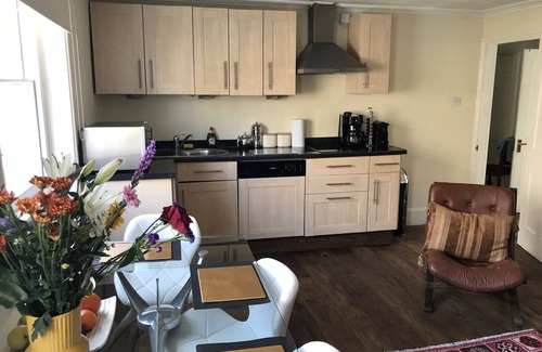 Larkhall Apartment | Upper Apartment in listed Georgian Town House in South Central London