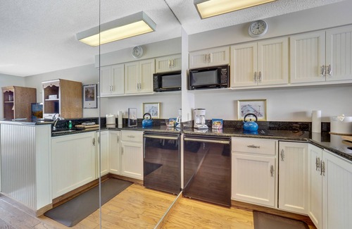 Charlevoix Condo | Upper-Level Lakeview Condo | Downtown Charlevoix | Pool, Hot Tub, Sauna