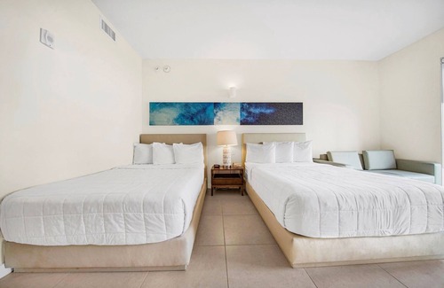 South Padre Island Hotel | Upper Level Unit + Access to Infinity Pool