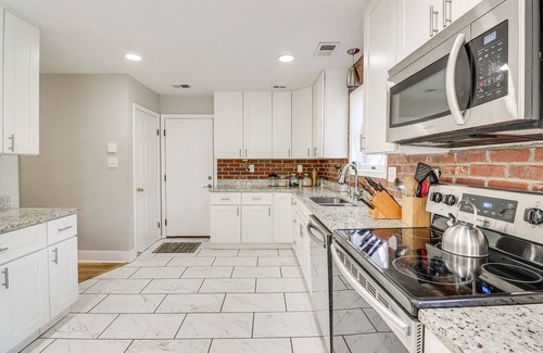 Upper Marlboro House | Upper Marlboro Home on 1 Acre: Office & Home Gym!