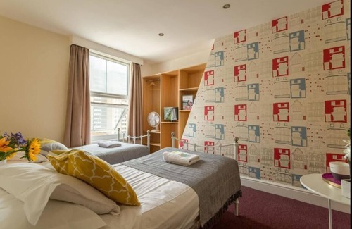 Kemptown Hotel | Upper Rock 9 - double room en-suite