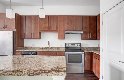 Cambridge Apartment | Upscale 1B w/W/D. Lots of amentities; Gym, Theatre, Pool. by Blueground