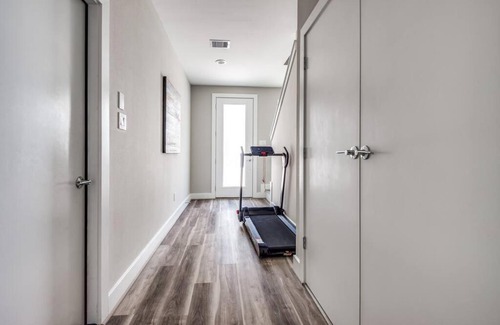 Spring Branch East House | Upscale 2 story home by the Galleria!