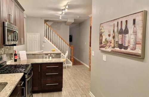 Downtown Baltimore Apartment | Upscale 2BD/1.5BA townhome mins to JHH & downtown