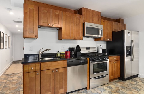 Bloomingdale Apartment | Upscale 2BR Apartment with Patio