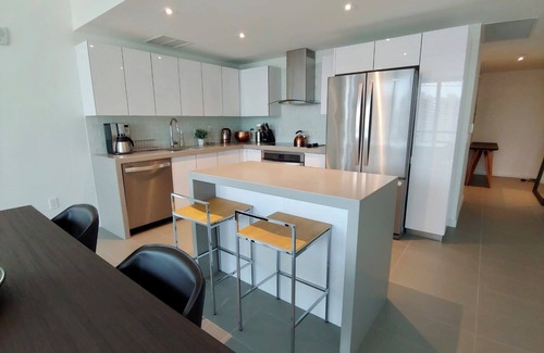 Downtown Miami Condo | Upscale 2BR High-Rise Gorgeous Views Prime Miami Location