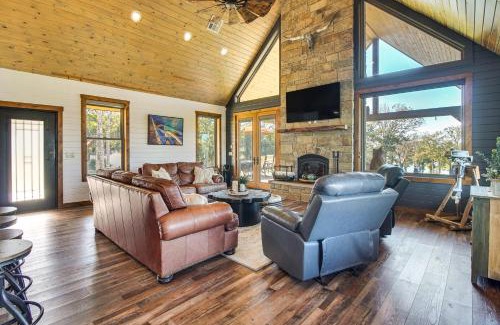 Eufaula House | Upscale A-Frame Escape with Lake Access in Quinton!