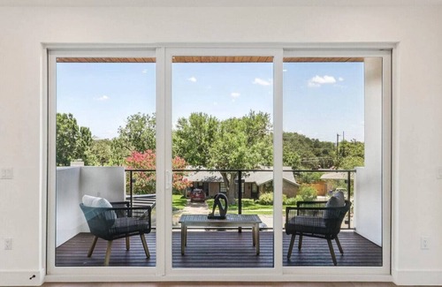 Allandale House | Upscale Austin Getaway w/Designer Interiors