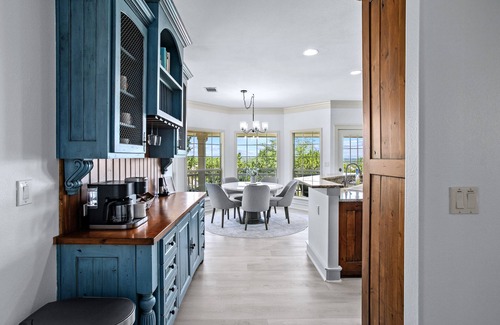 Dripping Springs House | Upscale Comfort in Dripping Springs - The Goodnight House - Spacious 4/3 - Views