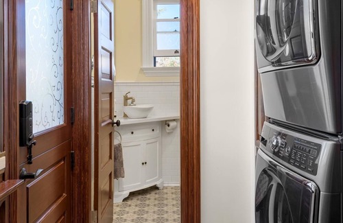 Santa Barbara House | Upscale Downtown home. Walk to Beach, Bars, and Shops