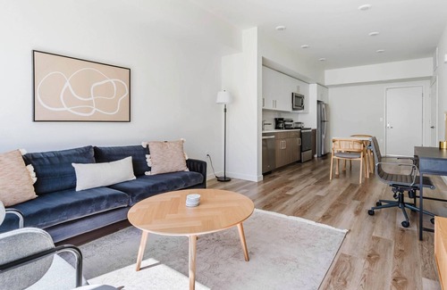 Hayward Apartment | Upscale Hayward 1BR w/Heated Pool & On-Site Restaurants, by Blueground