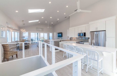 Port St. Joe House | UPSCALE HOME/GULF FRONT/ELEVATOR/STATE PARK VIEWS!
