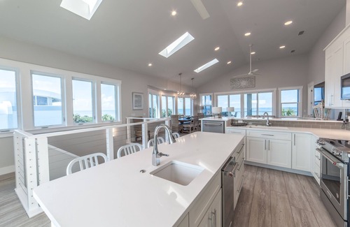 Port St. Joe House | UPSCALE HOME/GULF FRONT/ELEVATOR/STATE PARK VIEWS!