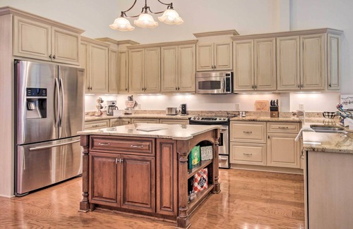 Aiken House | Upscale Home w/Poker Room < 1 Mi to Golf!