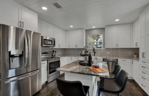 Dripping Springs House | Upscale Home with Pool and FirePit - Close to Mercer St!