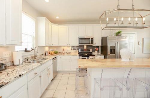 Dam Neck House | UPSCALE Ideal location 4 beach vacay H20 views