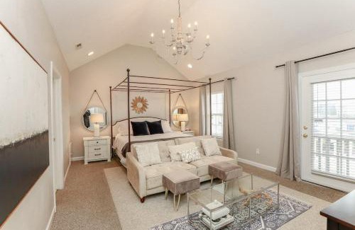 Dam Neck House | UPSCALE Ideal location 4 beach vacay H20 views