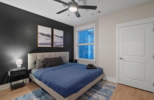 Charlotte Apartment | Upscale King 3BR Suite Mins to Uptown Charlotte