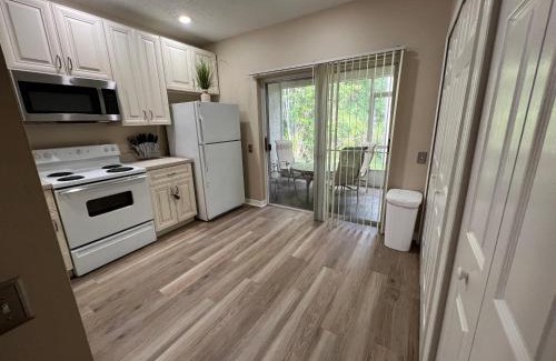 New Tampa House | Upscale Long Stay -KING Bed - POOL - Wifi - Tampa Palms - Moffitt - Gated - Pets OK - in New Tampa by Hunters Green - Live Oak - Cory Lake Isles - H1