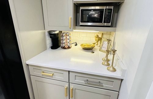 South Weymouth House | Upscale luxury, 20 min to Historic Bostons N.End 30 min to Cape Cod.