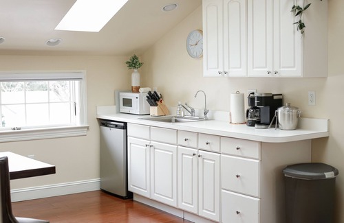Bird In Hand Apartment | Upscale Luxury in Amish Country, King Bed, Jetted Tub & Garden Patio