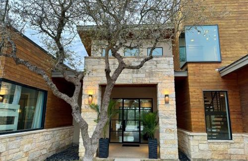 Wimberley House | Upscale Modern Hill Country Home! Has it ALL!