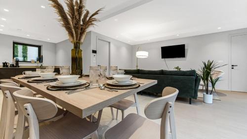 Kensal Green Apartment | Upscale Modern Luxe Stunning 5BR Home in London!