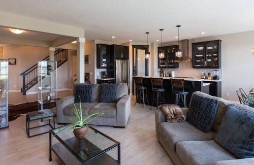 Cochrane House | Upscale Modern Mountain View w/Private Sauna!