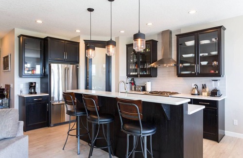 Cochrane House | Upscale Modern Mountain View w/Private Sauna!