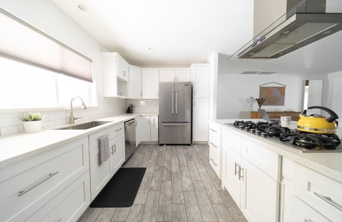 Rancho Ventura House | Upscale & Modern Phoenix 2900 sqft Home w/Heated or Chilled Pool by Scottsdale