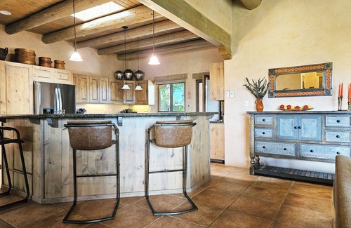 Taos House | Upscale Serenity with 360 Views- Mini Split AC great indoor/outdoor space