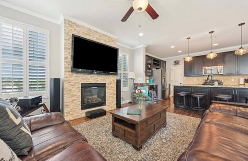 Northfield House | Upscale, Spacious Farmhouse in Central Denver