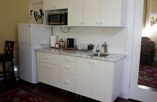 Claremont Apartment | Upscale Studio in Exclusive Claremont Neighborhood of Berkeley