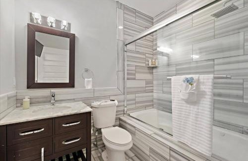 Olde Kensington Apartment | Upscale Studio W Rooftop Deck