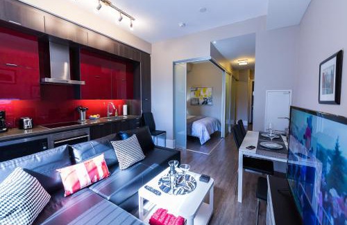 Toronto Entertainment District Apartment | Upscale Suite at CN Tower, Metro Convention & Rogers Centre