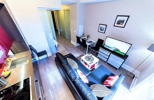 Toronto Entertainment District Apartment | Upscale Suite at CN Tower, Metro Convention & Rogers Centre