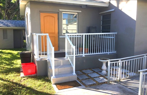 Coconut Grove House | Upscale unit with free parking centrally located