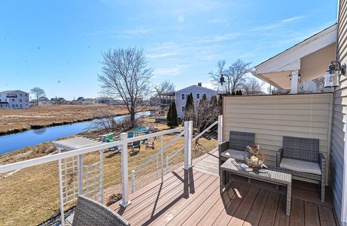 Hampton House | Upscale waterfront condo short walk to North Beach