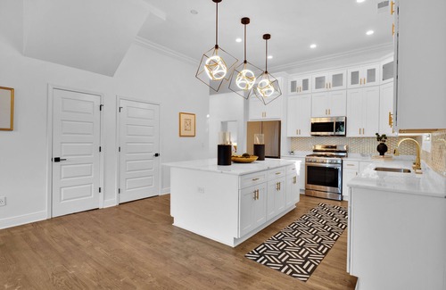 College Park House | Upscaled 5-bdrm house used for content creation, game night, celebrations & fun