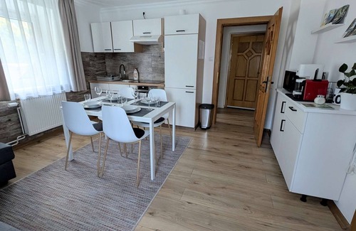 Bad Bleiberg Apartment | UPSTAIRS, 2 BEDROOMS APARTMENT - small room with double bed