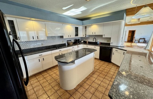 Amsterdam House | Upstate Winter Mansion- Hot Tub, Theatre, Game Room & MORE! Come Ski Upstate!