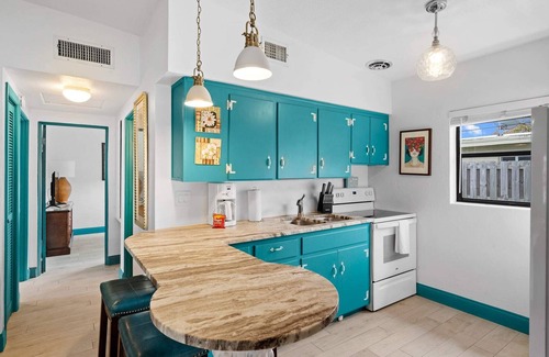 Cocoa Beach Apartment | Uptown Cottage - Walking Distance to all Downtown!