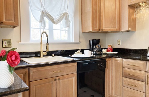 Broadmoor Apartment | UPTOWN OASIS W PRIVATE, HEATED POOL, Minutes to all New Orleans' top attractions