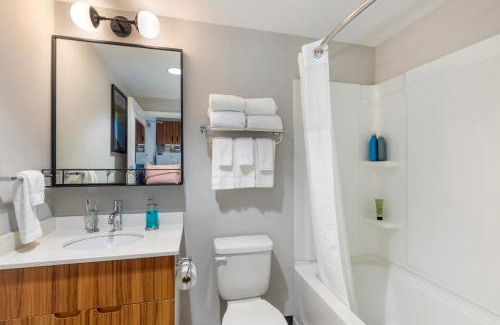 Heritage Hills Hotel | Uptown Suites Extended Stay Austin TX - Downtown