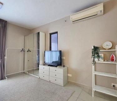 Batu Caves Apartment | Urban 360 Batu Caves Sri Gombak Selayang Wifi Netflix by N&N
