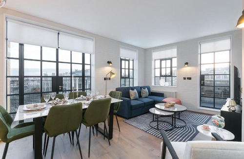 South Bank Apartment | Urban Chic - Clink Street