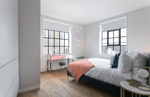 South Bank Apartment | Urban Chic - Clink Street