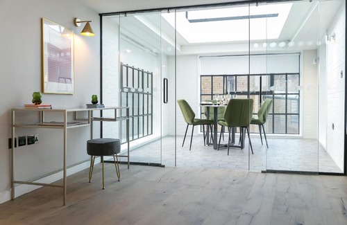 South Bank Apartment | Urban Chic - Clink Street